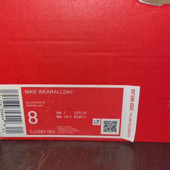 Nike shoes - Picture 8 of 8